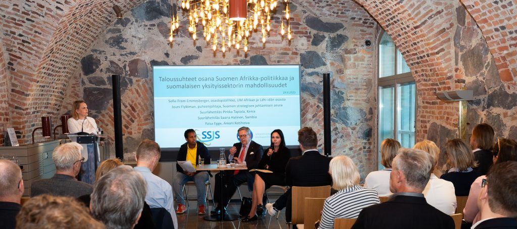 Yleisökuva tapahtumasta Strategiailta Afrikan liiketoimintamahdollisuuksista
